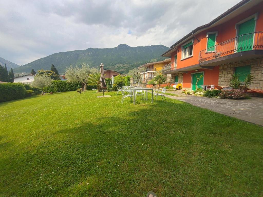 Villa Leilani B&B Sale Marasino Εξωτερικό φωτογραφία